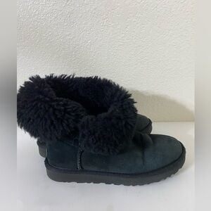 UGG Bailey button Women's Black Suede Boots size 7